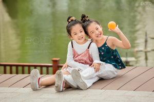 Bộ ảnh hai chị em dễ thương Hoàn Châu & Hoàn Chân